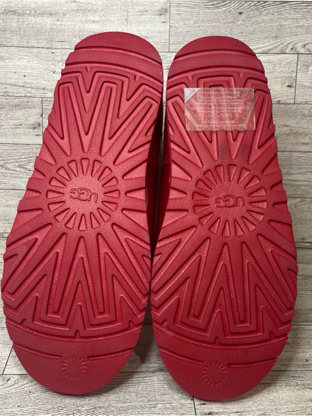 UGG Red Plush Lined Boot Interior - Picture 6 of 6